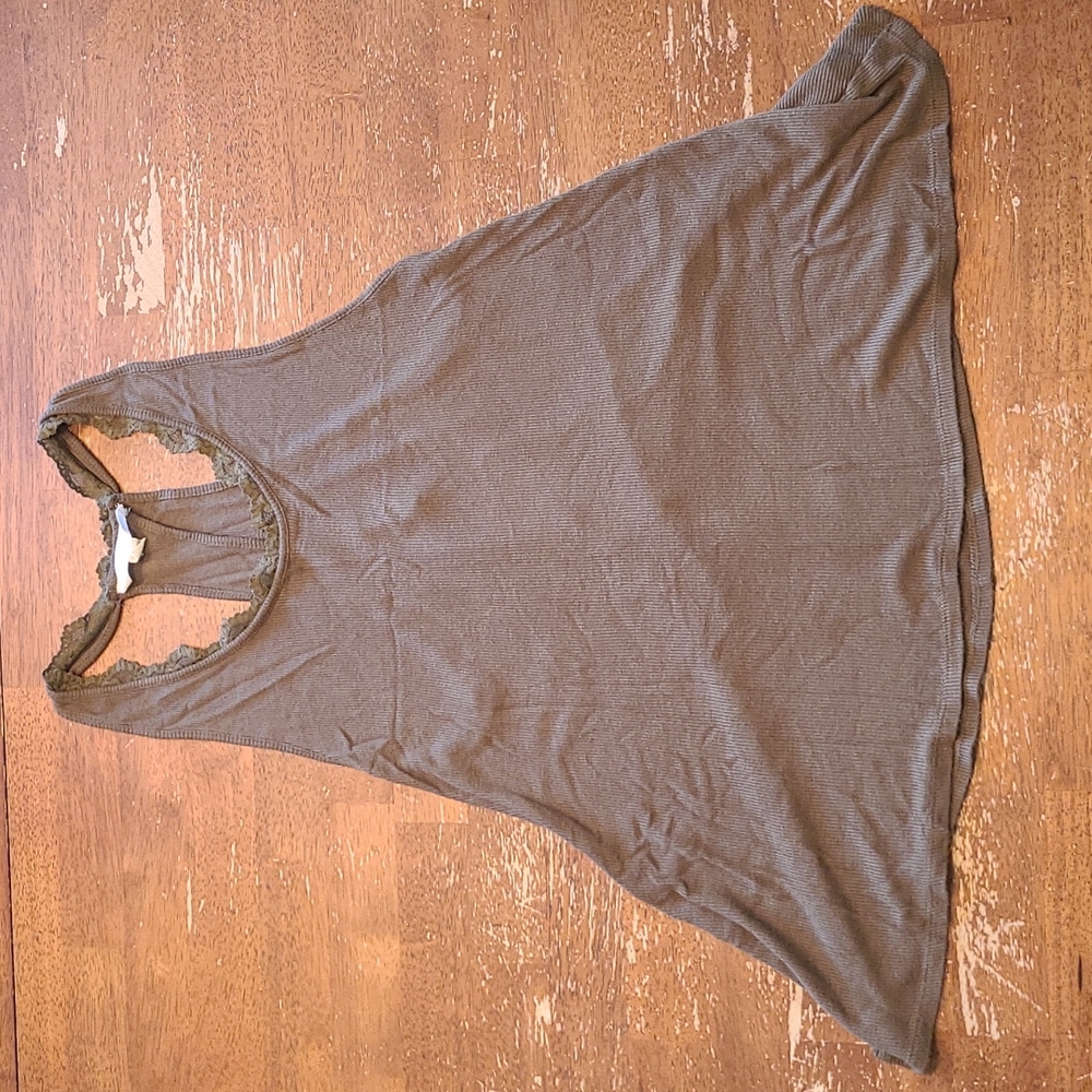 🎉 3/$25 Olive Green Flowy Tank